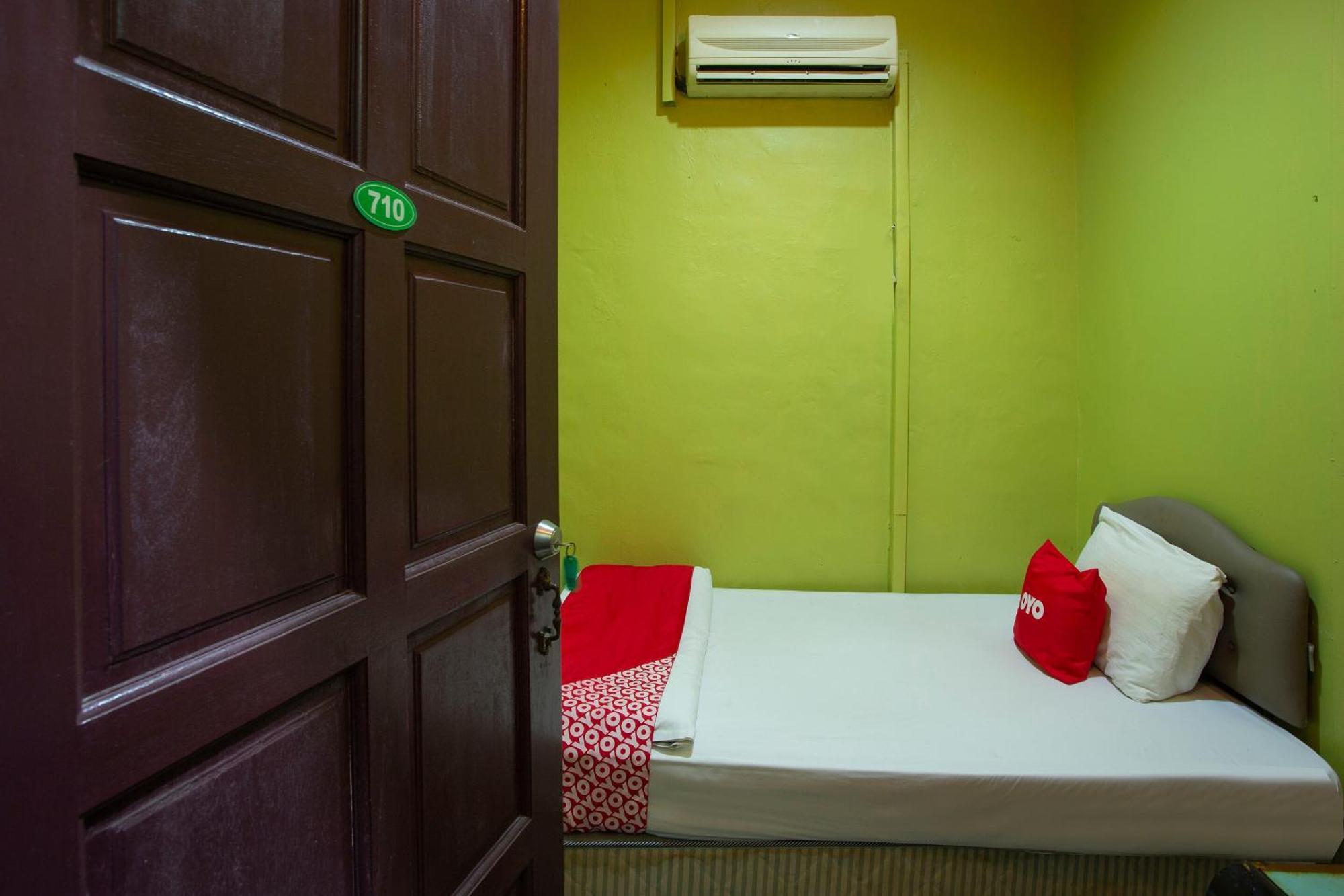 Spot On 90137 Casavilla Hotel Pudu Kuala Lumpur Exterior photo